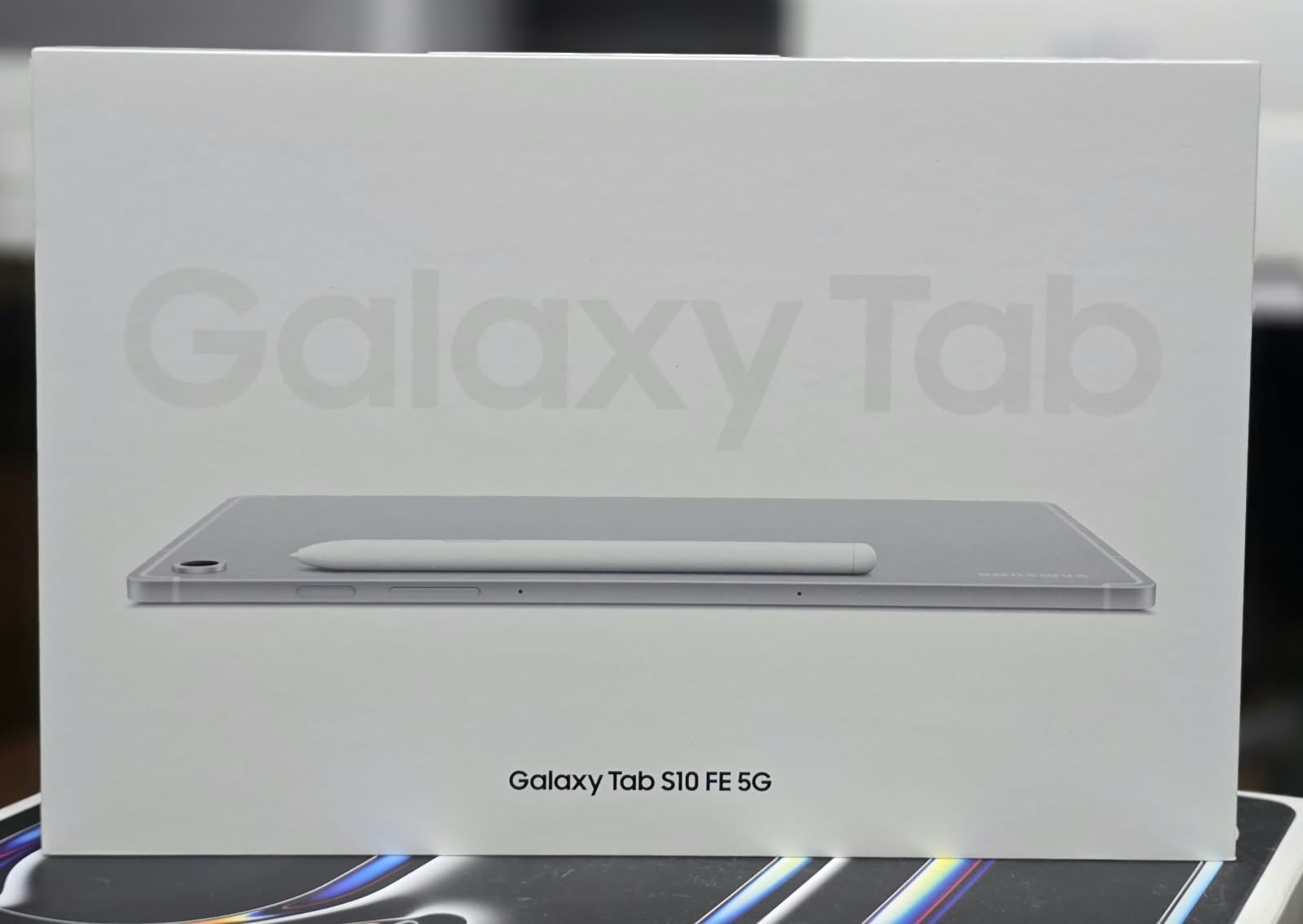 Samsung Galaxy Tab S10 FE 5G WiFi and Cellular tablet